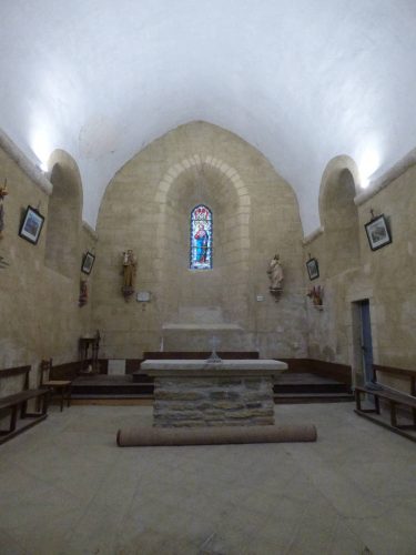 Vue d'ensemble de l'intérieur de l'église de Saint Méard, Haute-Vienne.