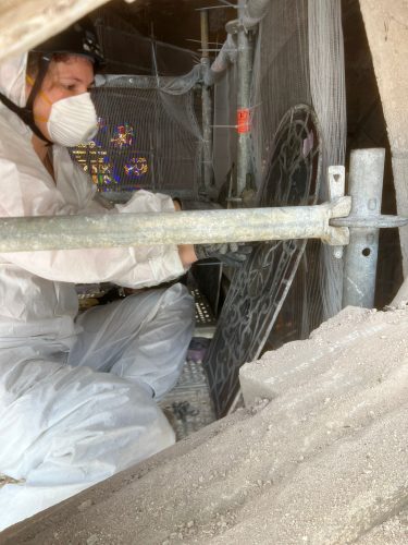 Dépose panneau de vitrail